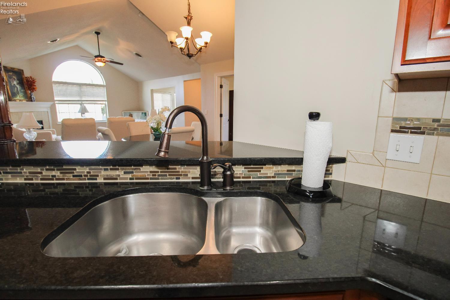 Huron, Ohio 44839, United States, 3 Bedrooms Bedrooms, ,2 BathroomsBathrooms,Residential,Contingent,229280