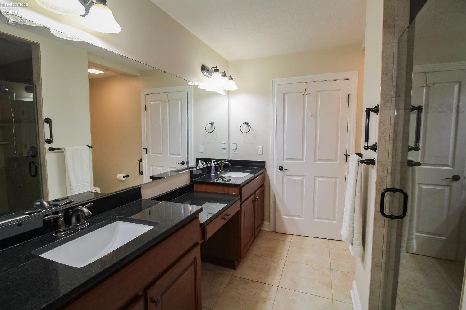 Huron, Ohio 44839, United States, 3 Bedrooms Bedrooms, ,2 BathroomsBathrooms,Residential,Contingent,229280