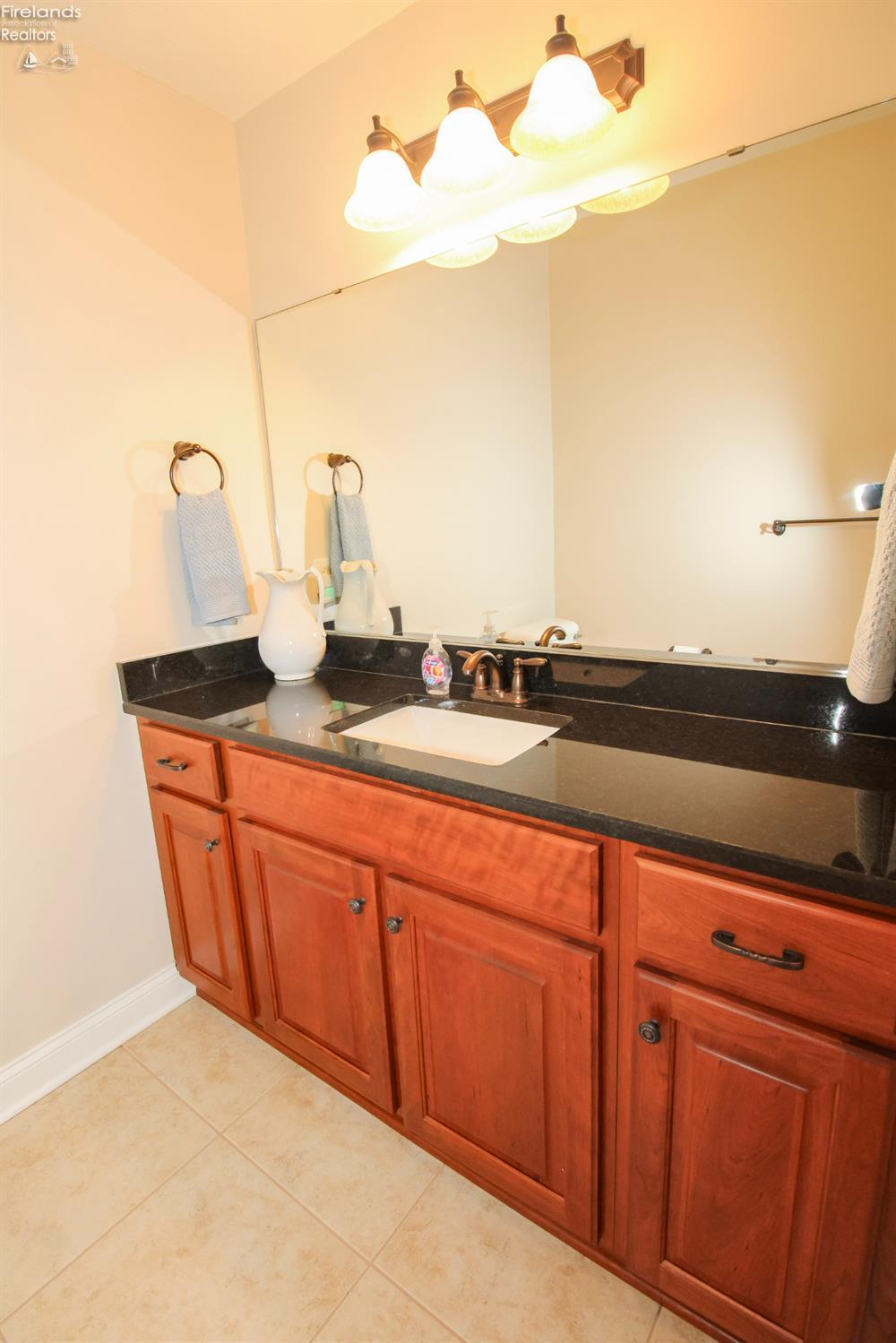 Huron, Ohio 44839, United States, 3 Bedrooms Bedrooms, ,2 BathroomsBathrooms,Residential,Contingent,229280