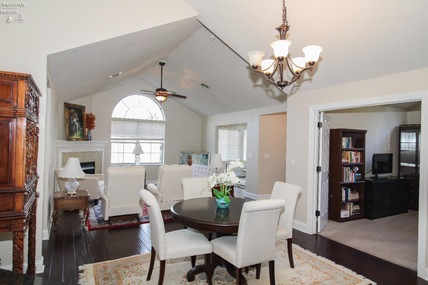 Huron, Ohio 44839, United States, 3 Bedrooms Bedrooms, ,2 BathroomsBathrooms,Residential,Contingent,229280