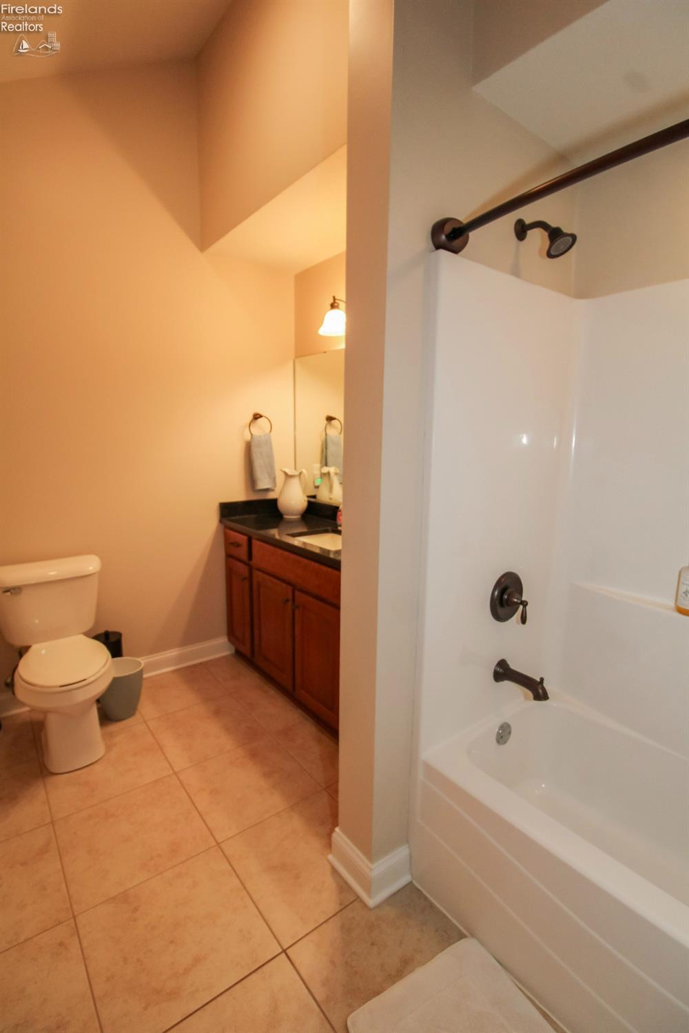 Huron, Ohio 44839, United States, 3 Bedrooms Bedrooms, ,2 BathroomsBathrooms,Residential,Contingent,229280