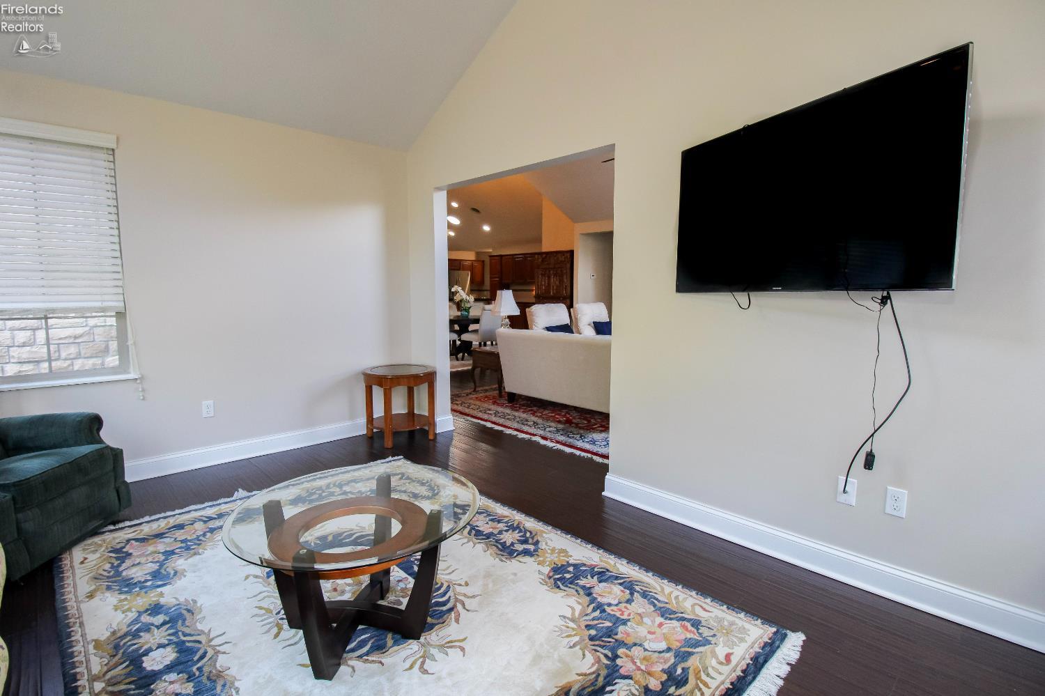 Huron, Ohio 44839, United States, 3 Bedrooms Bedrooms, ,2 BathroomsBathrooms,Residential,Contingent,229280