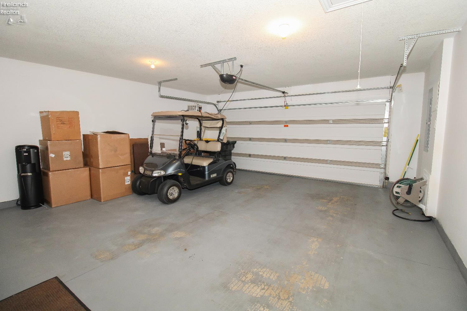 Huron, Ohio 44839, United States, 3 Bedrooms Bedrooms, ,2 BathroomsBathrooms,Residential,Contingent,229280