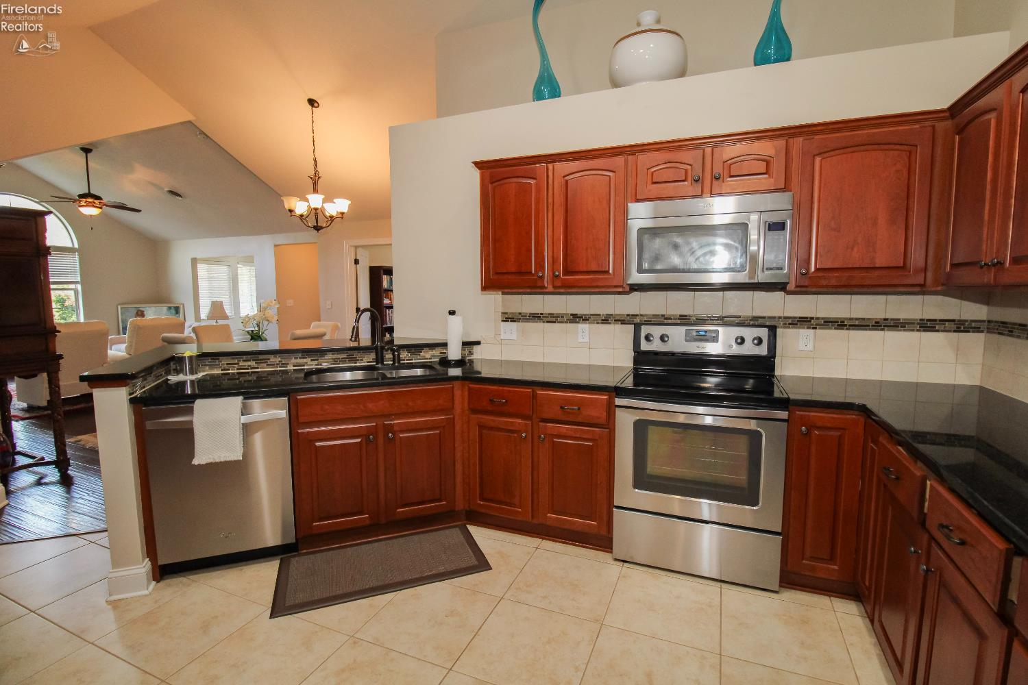 Huron, Ohio 44839, United States, 3 Bedrooms Bedrooms, ,2 BathroomsBathrooms,Residential,Contingent,229280