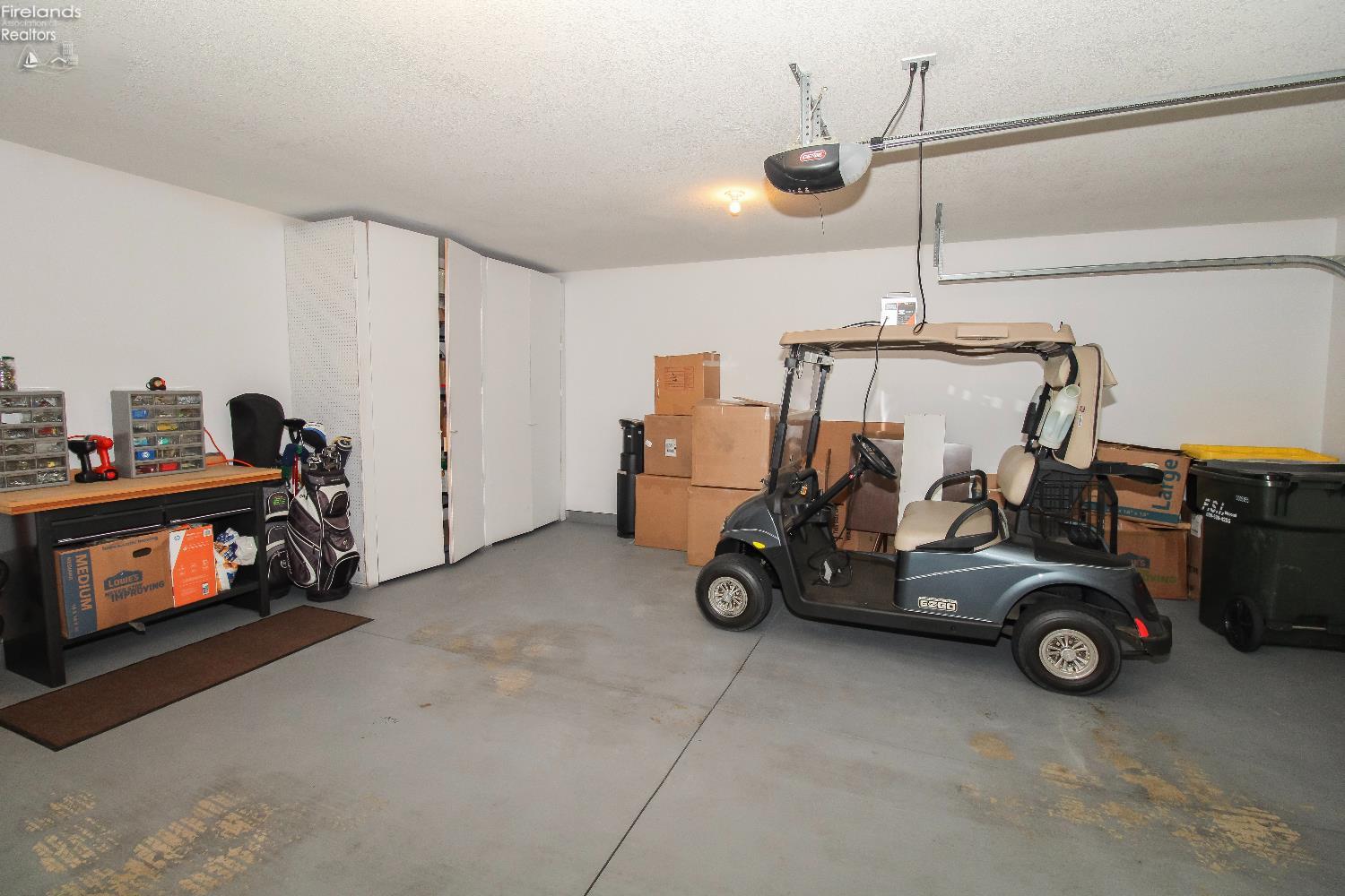 Huron, Ohio 44839, United States, 3 Bedrooms Bedrooms, ,2 BathroomsBathrooms,Residential,Contingent,229280