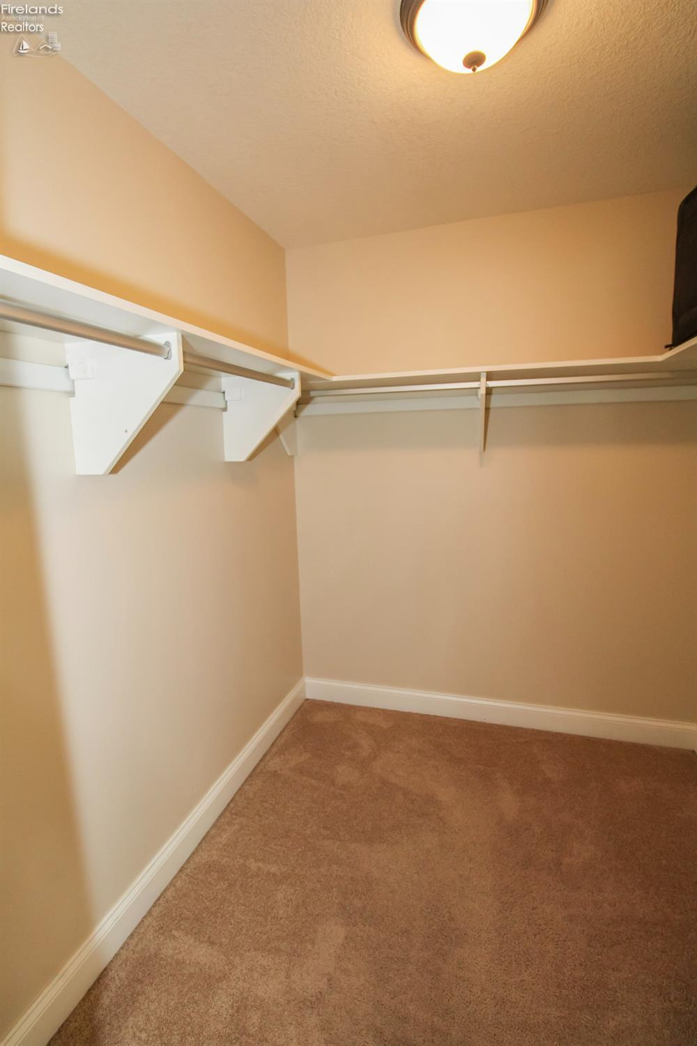 Huron, Ohio 44839, United States, 3 Bedrooms Bedrooms, ,2 BathroomsBathrooms,Residential,Contingent,229280