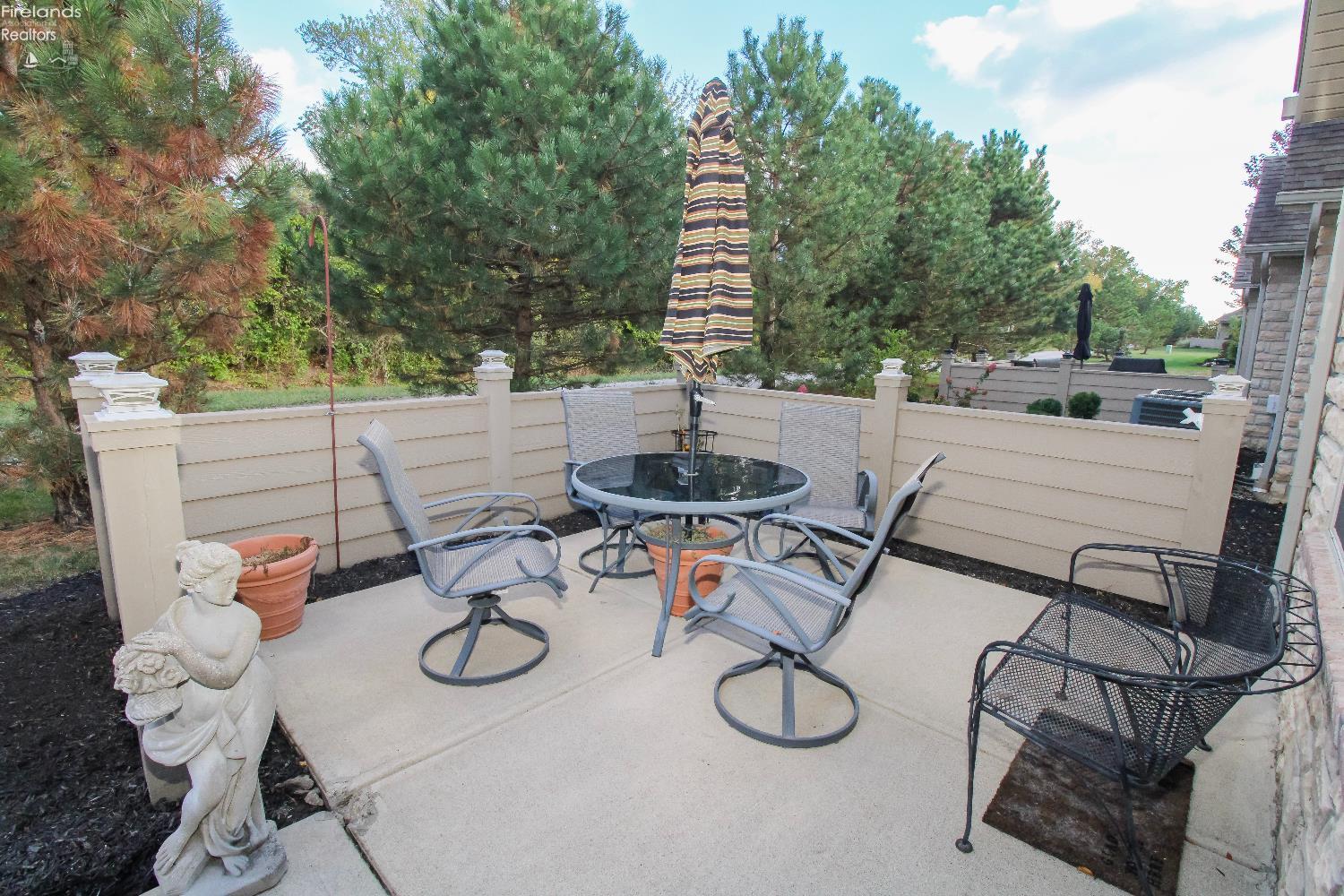 Huron, Ohio 44839, United States, 3 Bedrooms Bedrooms, ,2 BathroomsBathrooms,Residential,Contingent,229280