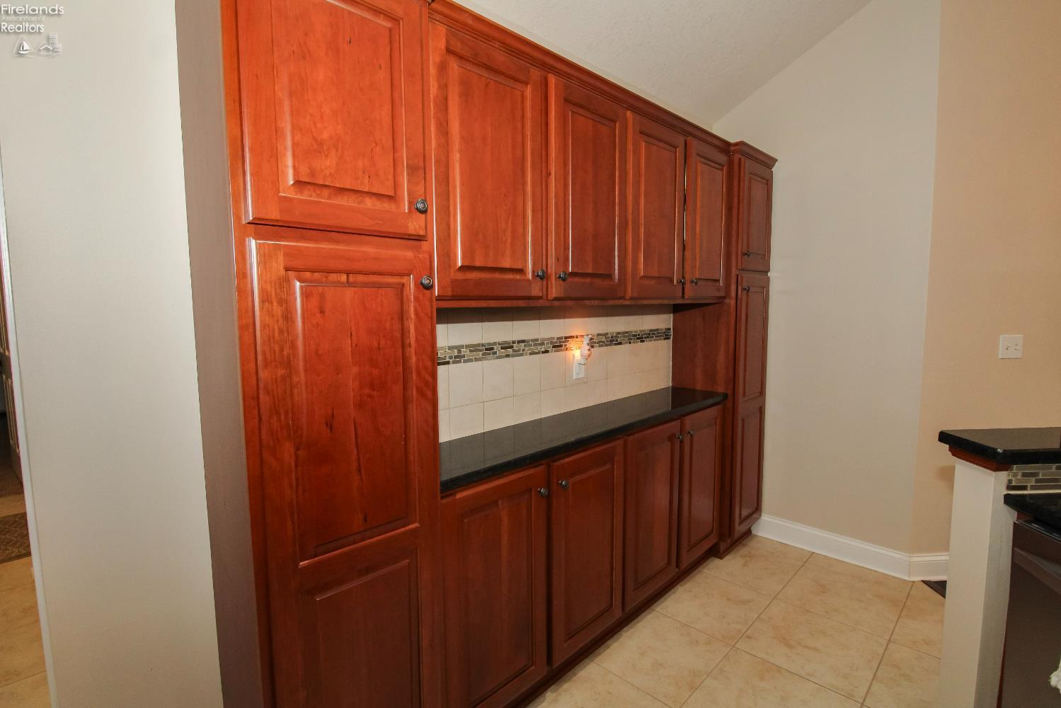 Huron, Ohio 44839, United States, 3 Bedrooms Bedrooms, ,2 BathroomsBathrooms,Residential,Contingent,229280