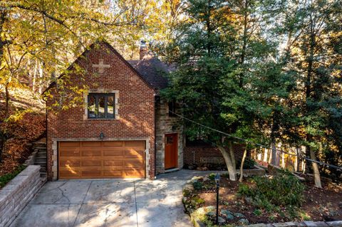 Homes For Sale - 18500 Edgewood Drive<br/> Rocky River, OH 44116