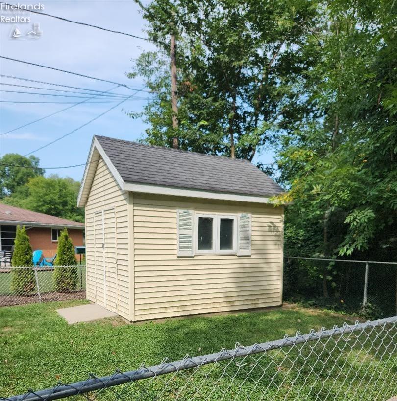 2037 Duchesse Drive, Oregon, Ohio image 9