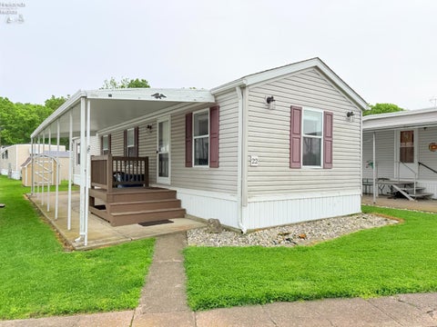 Homes For Sale - 3575 NE Catawba Road #22<br/> Port Clinton, OH 43452