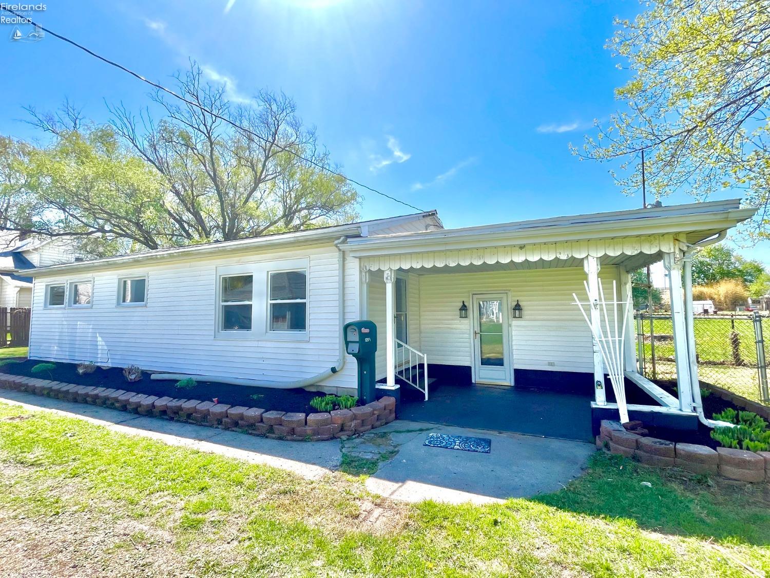 120 Mckim Street, Bellevue, Texas image 1