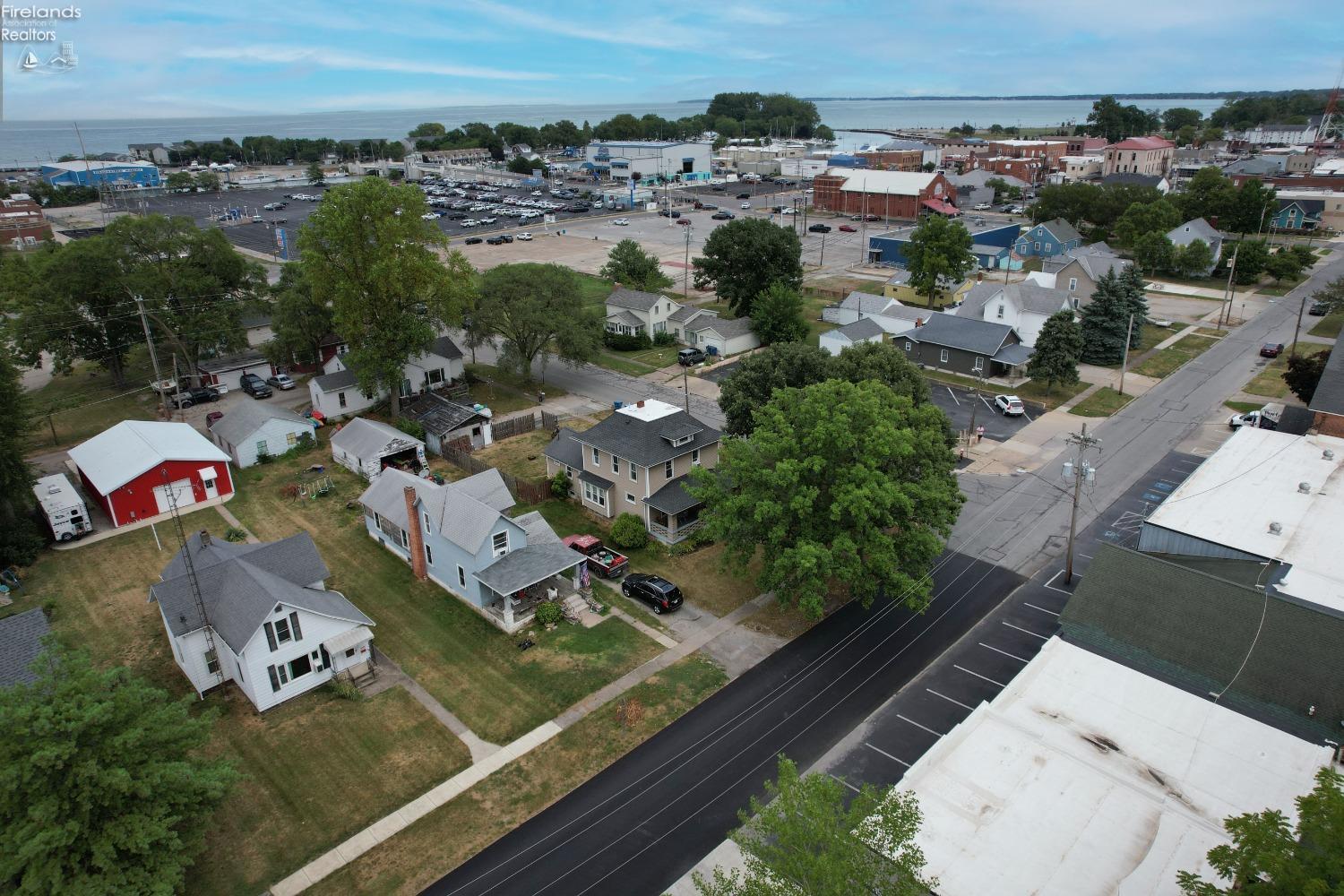 302 W 2nd Street, Port Clinton, Ohio image 37