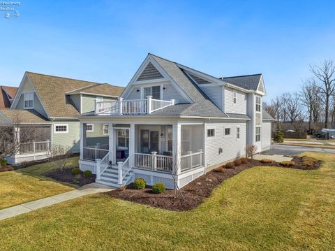 172 Cove Court Drive, Marblehead, OH 43440 - #: 20240678
