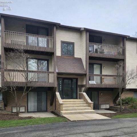 Homes For Sale - 27427 Westown Blvd Blvd #1712<br/> Westlake, OH 44145