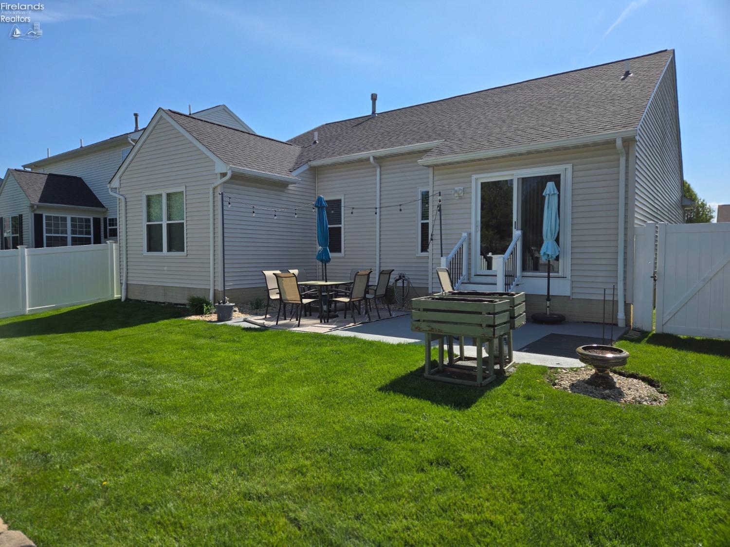 4590 W Fields Way Way, Lorain, Ohio image 3
