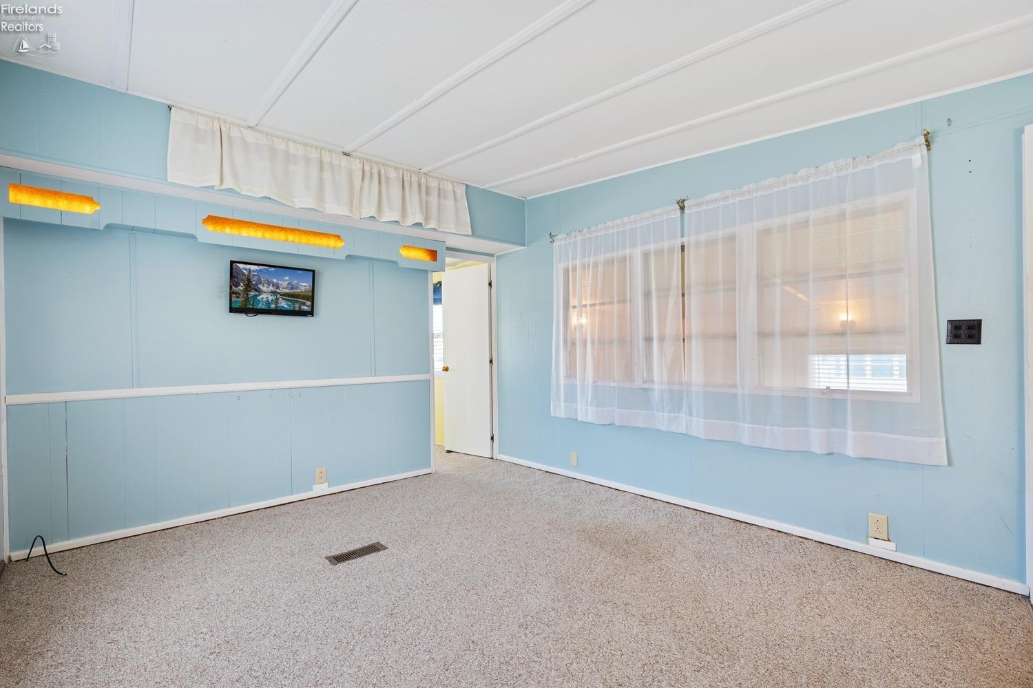 8175 E Northshore Boulevard #95, Marblehead, Texas image 7