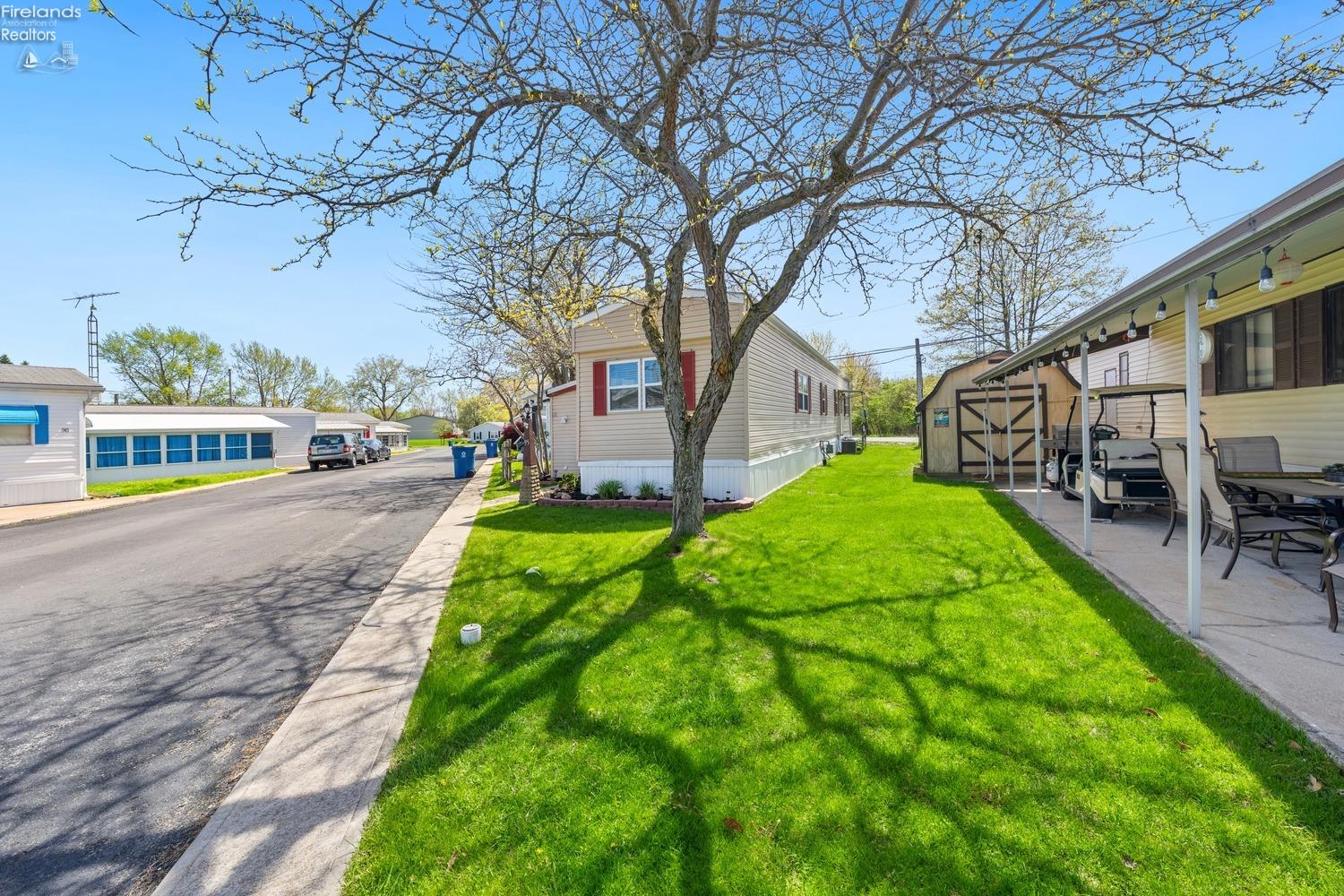 8175 E Northshore Boulevard #95, Marblehead, Texas image 3