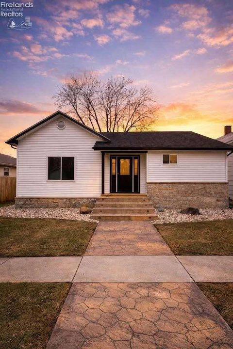 Homes For Sale - 304 Main Street<br/> Genoa, OH 43430