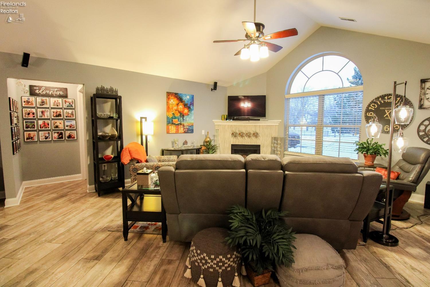 Huron, Ohio 44839, United States, 3 Bedrooms Bedrooms, ,2 BathroomsBathrooms,Residential,Contingent,23277