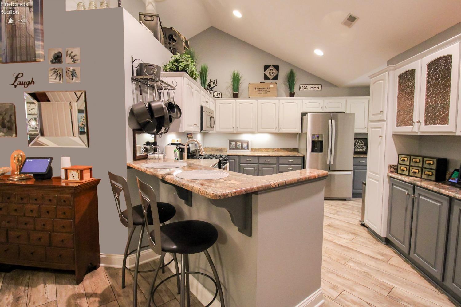 Huron, Ohio 44839, United States, 3 Bedrooms Bedrooms, ,2 BathroomsBathrooms,Residential,Contingent,23277