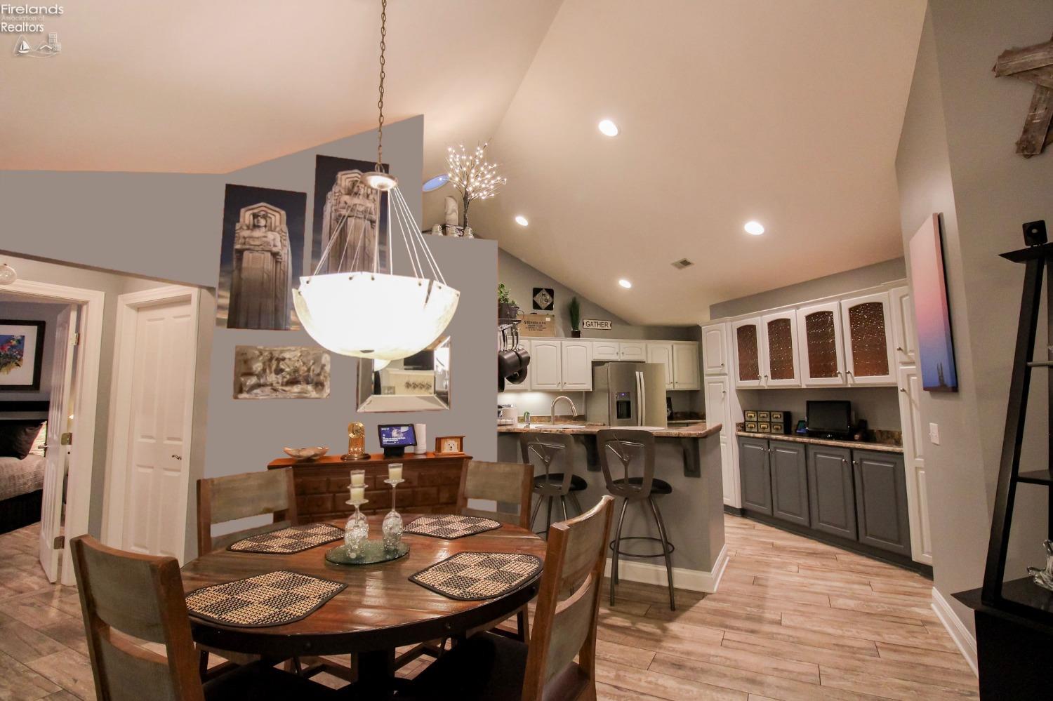 Huron, Ohio 44839, United States, 3 Bedrooms Bedrooms, ,2 BathroomsBathrooms,Residential,Contingent,23277