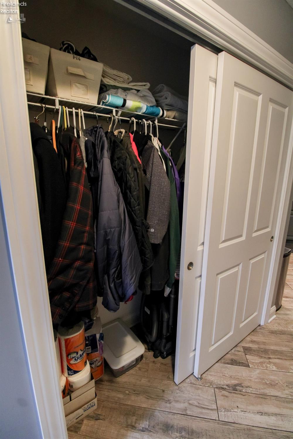 Huron, Ohio 44839, United States, 3 Bedrooms Bedrooms, ,2 BathroomsBathrooms,Residential,Contingent,23277