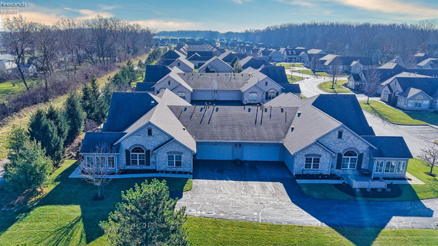 Huron, Ohio 44839, United States, 3 Bedrooms Bedrooms, ,2 BathroomsBathrooms,Residential,Contingent,23277