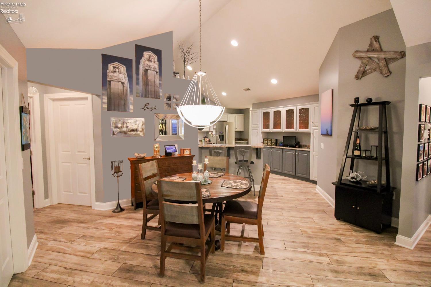 Huron, Ohio 44839, United States, 3 Bedrooms Bedrooms, ,2 BathroomsBathrooms,Residential,Contingent,23277