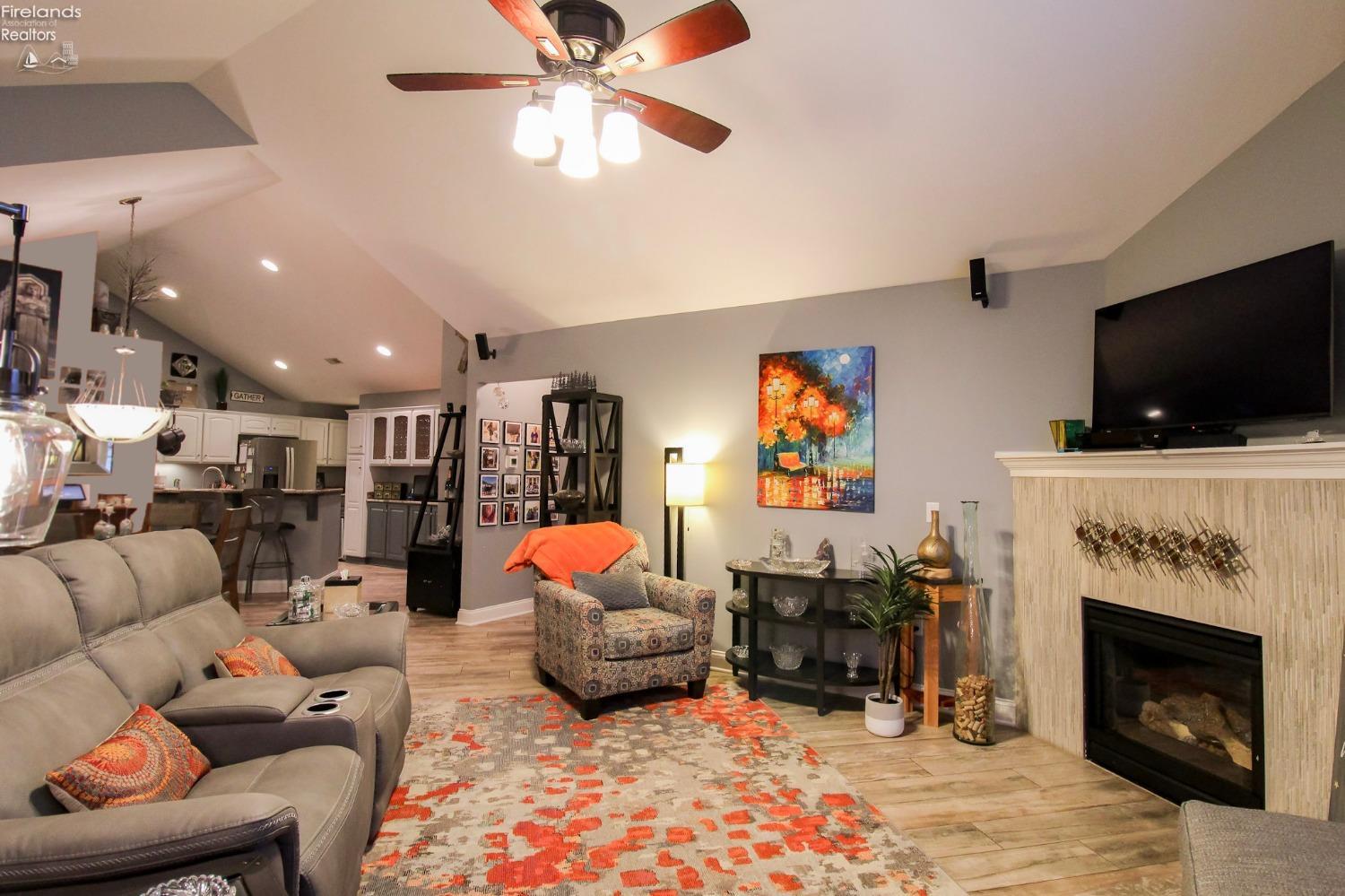 Huron, Ohio 44839, United States, 3 Bedrooms Bedrooms, ,2 BathroomsBathrooms,Residential,Contingent,23277