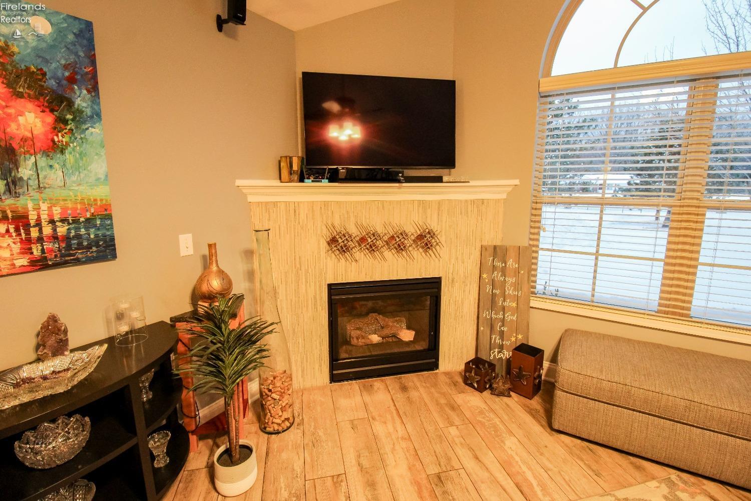 Huron, Ohio 44839, United States, 3 Bedrooms Bedrooms, ,2 BathroomsBathrooms,Residential,Contingent,23277