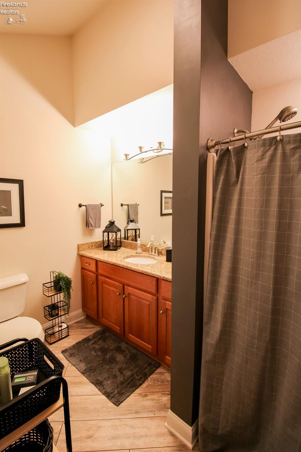 Huron, Ohio 44839, United States, 3 Bedrooms Bedrooms, ,2 BathroomsBathrooms,Residential,Contingent,23277