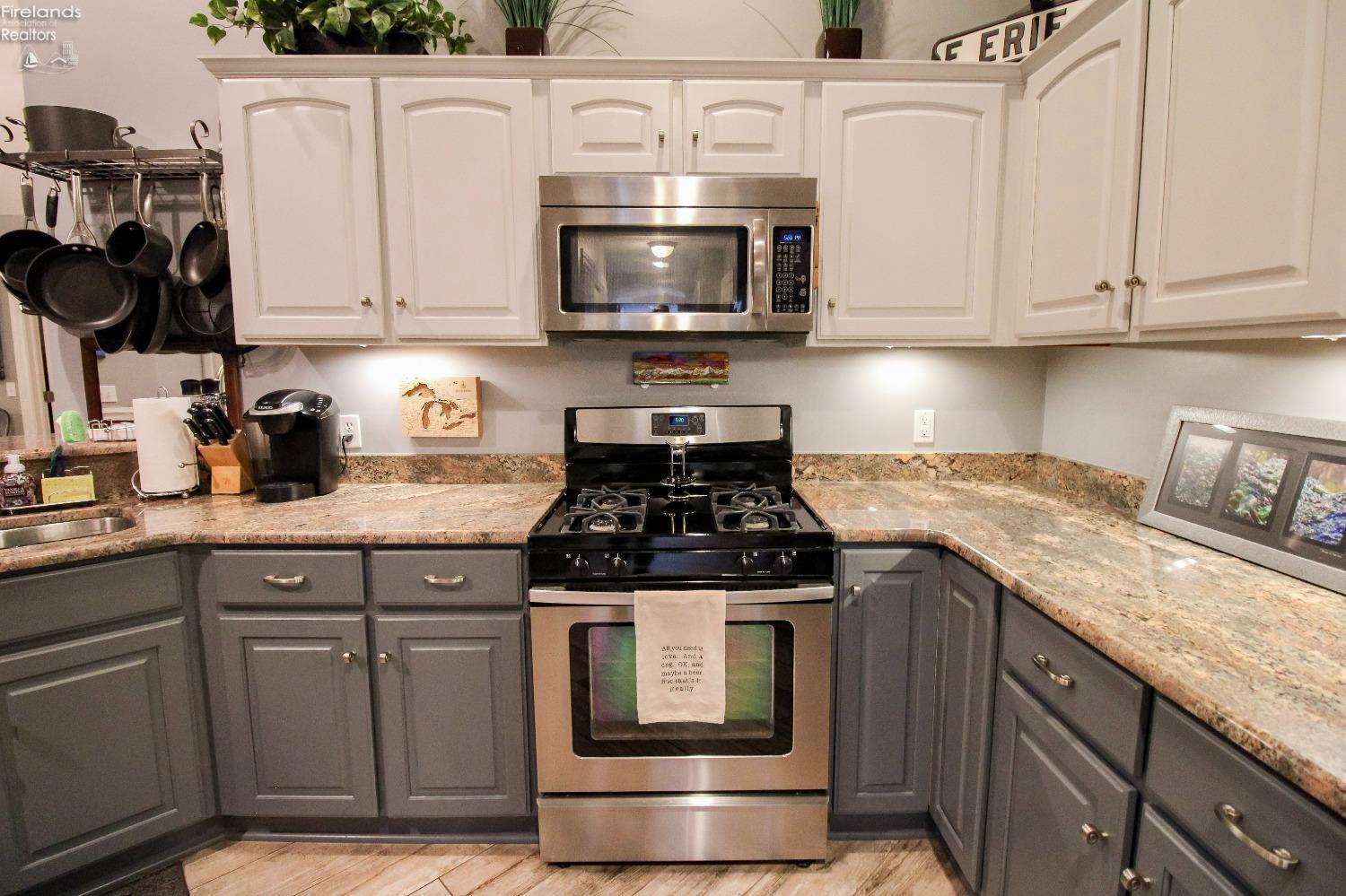 Huron, Ohio 44839, United States, 3 Bedrooms Bedrooms, ,2 BathroomsBathrooms,Residential,Contingent,23277