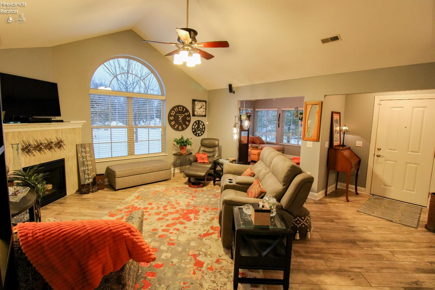 Huron, Ohio 44839, United States, 3 Bedrooms Bedrooms, ,2 BathroomsBathrooms,Residential,Contingent,23277