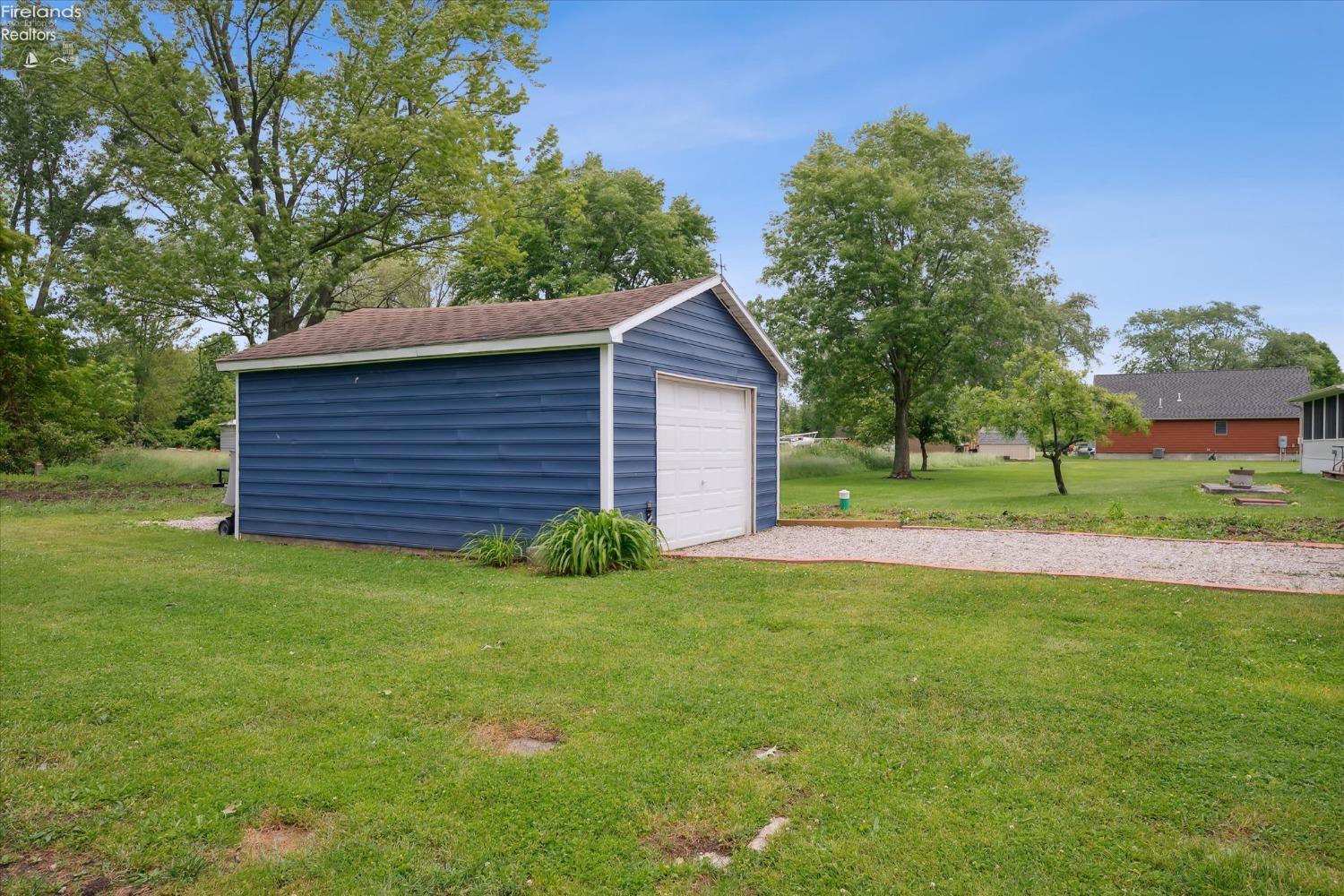 4091 W Balduf Road, Port Clinton, Ohio image 11