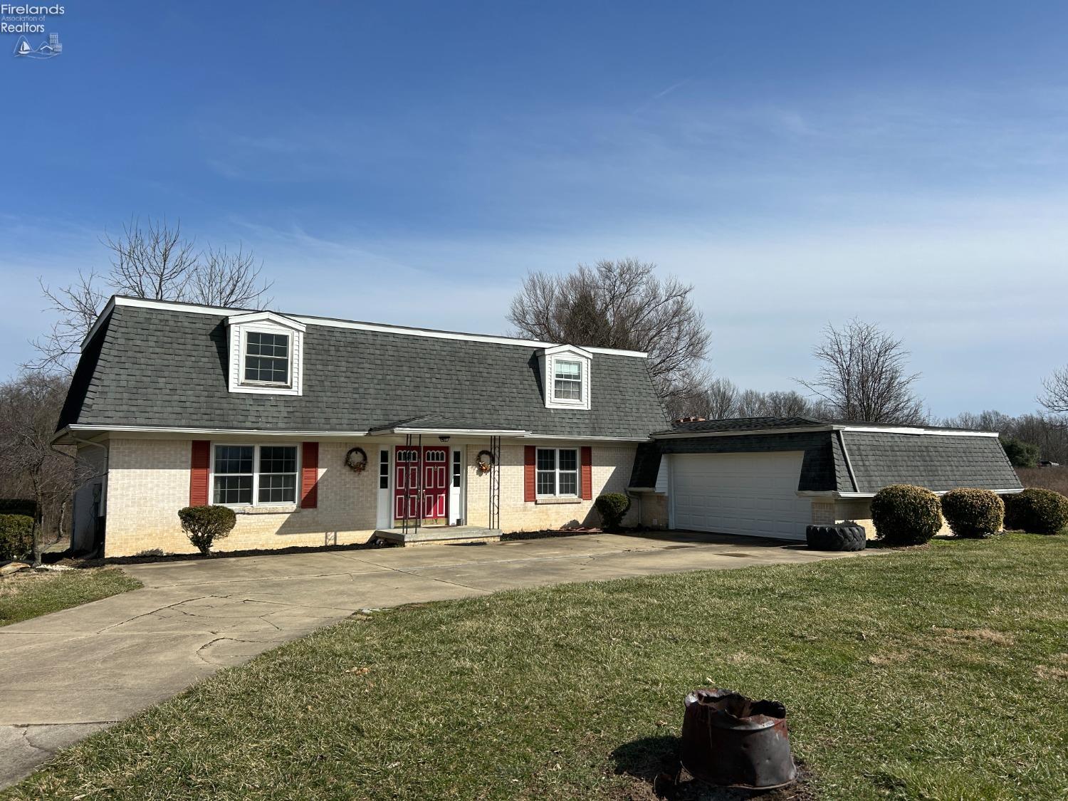 424 N Ridge Road, Willard, Ohio image 1