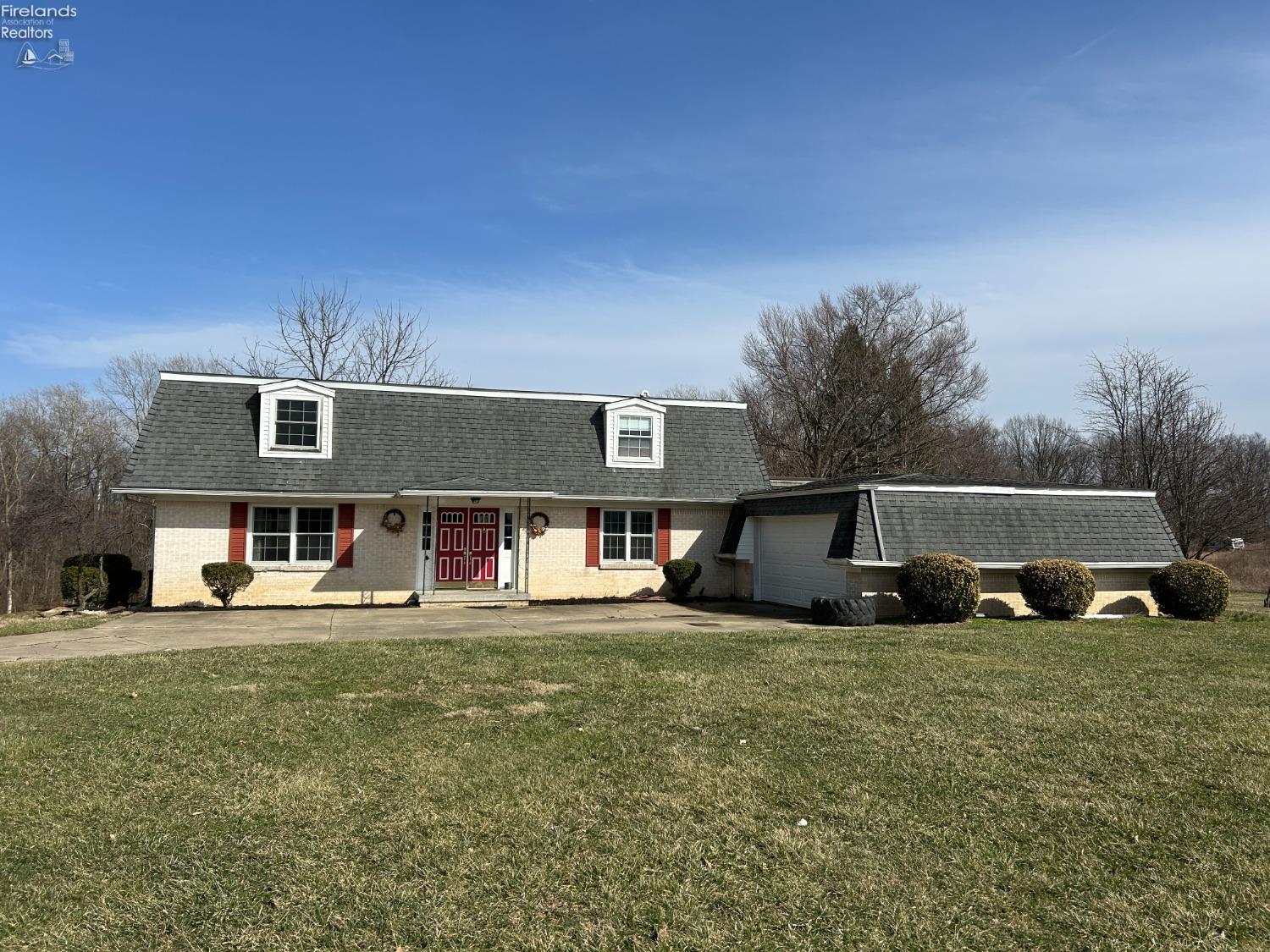 424 N Ridge Road, Willard, Ohio image 2
