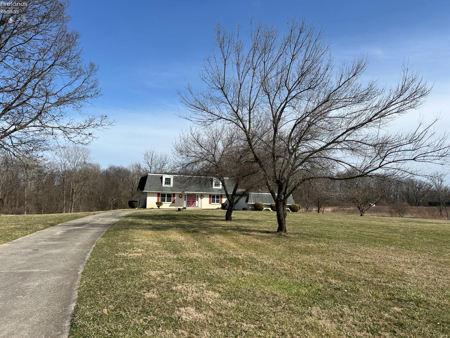 424 N Ridge Road, Willard, Ohio image 3