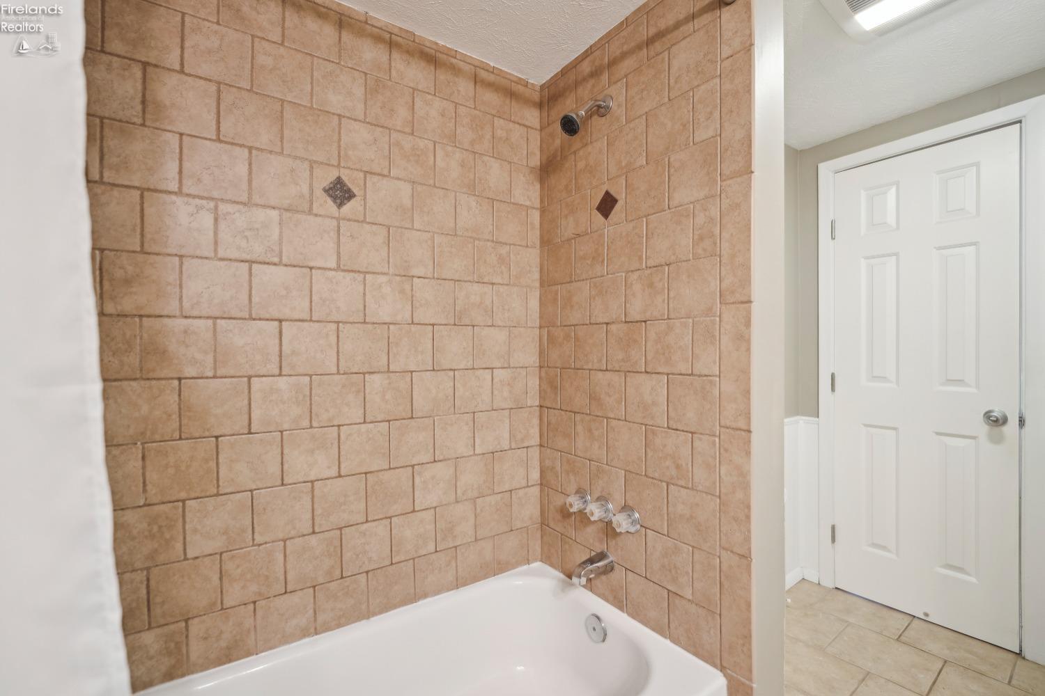 15415 Mason Road, Vermilion, Ohio image 34
