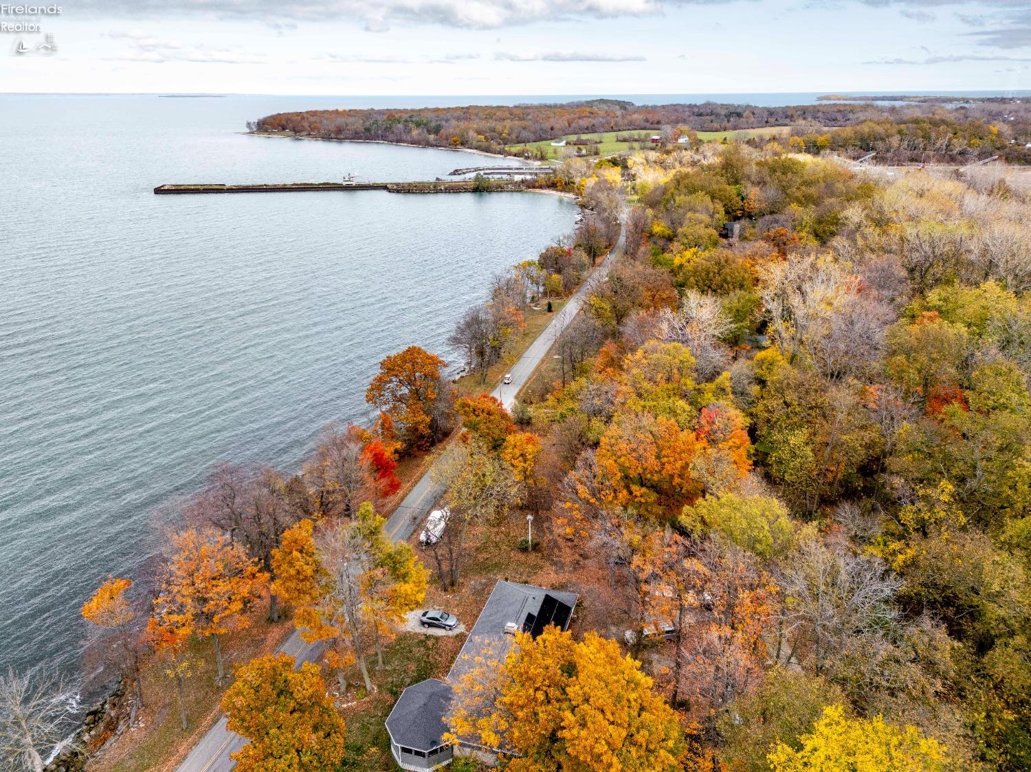 1022 W Lakeshore Drive, Kelleys Island, Ohio image 10