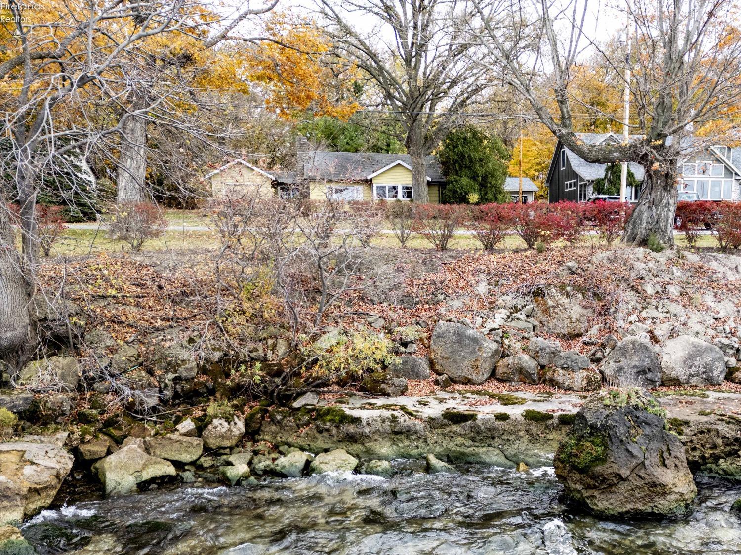 1022 W Lakeshore Drive, Kelleys Island, Ohio image 1