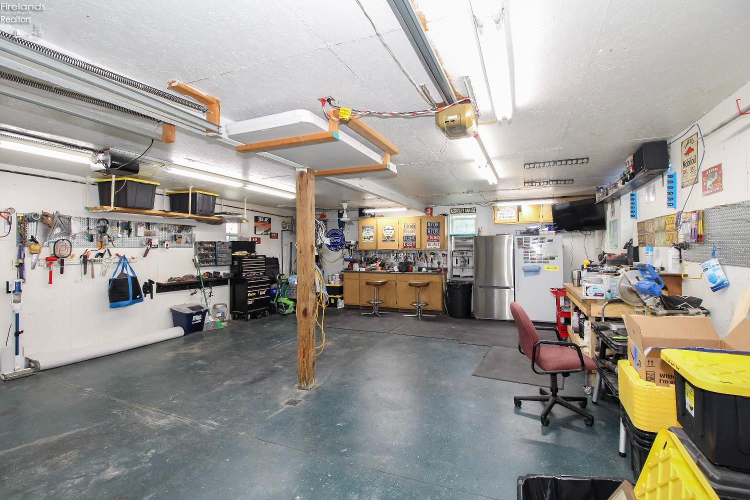 Bellevue, Ohio 44811, United States, 3 Bedrooms Bedrooms, ,2 BathroomsBathrooms,Residential,Active,141200