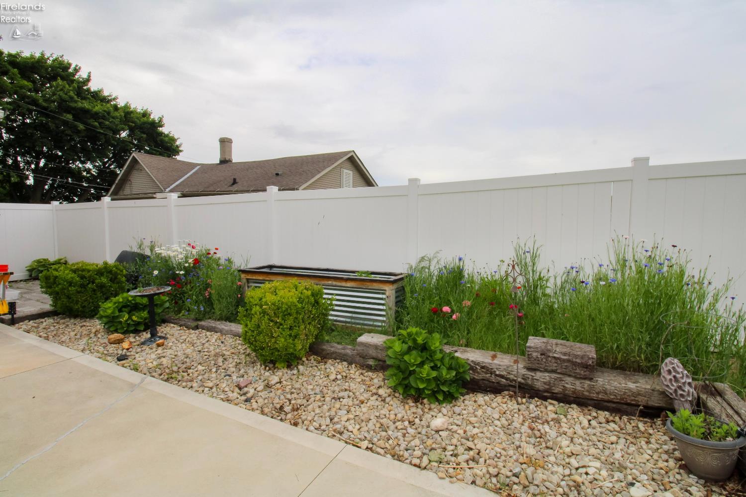 Bellevue, Ohio 44811, United States, 3 Bedrooms Bedrooms, ,2 BathroomsBathrooms,Residential,Active,141200