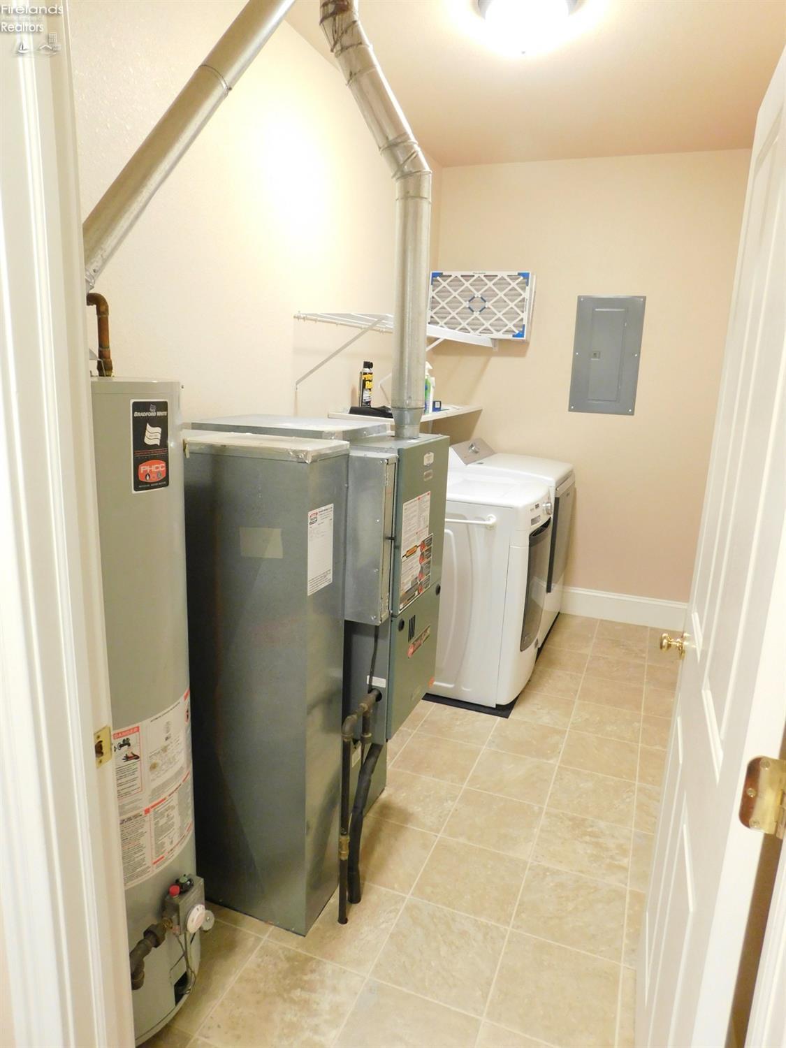 7 Executive Village Court, Norwalk, Texas image 25
