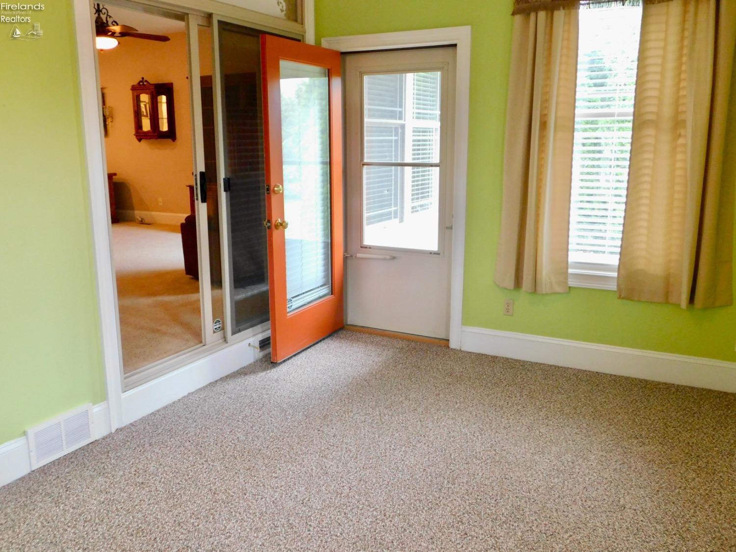 7 Executive Village Court, Norwalk, Texas image 14