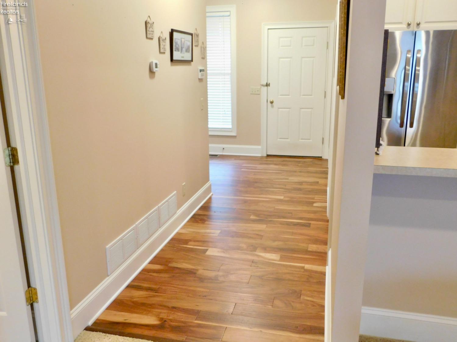 7 Executive Village Court, Norwalk, Texas image 12