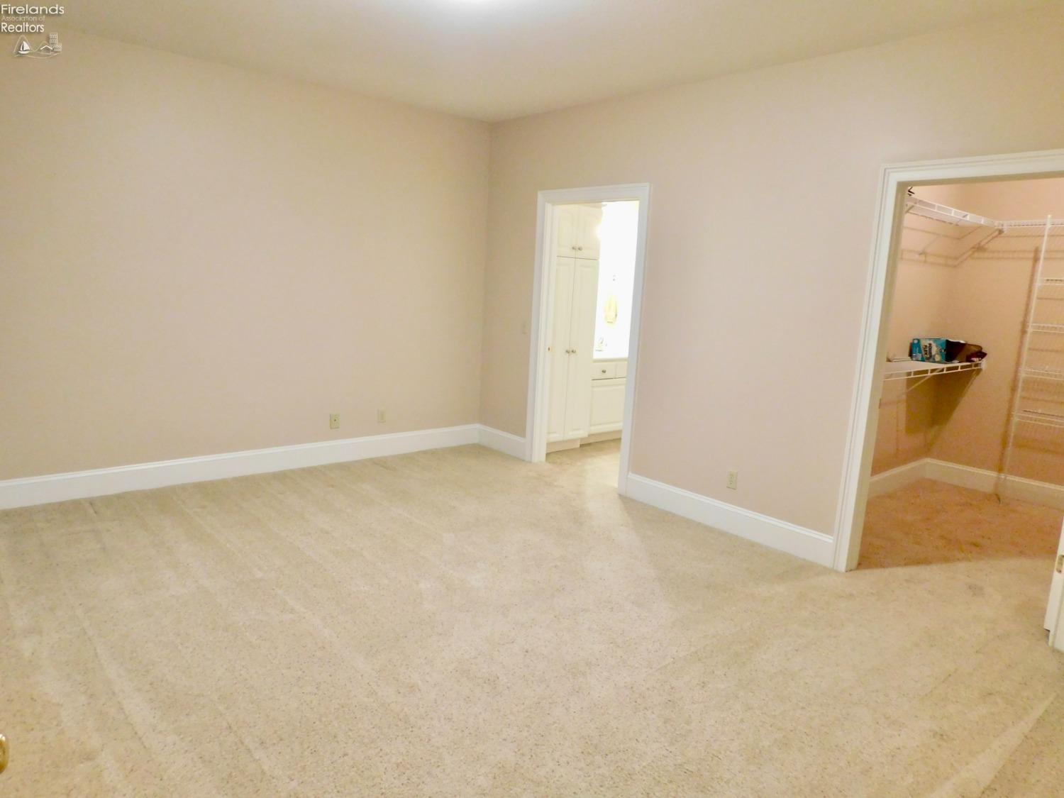7 Executive Village Court, Norwalk, Texas image 15
