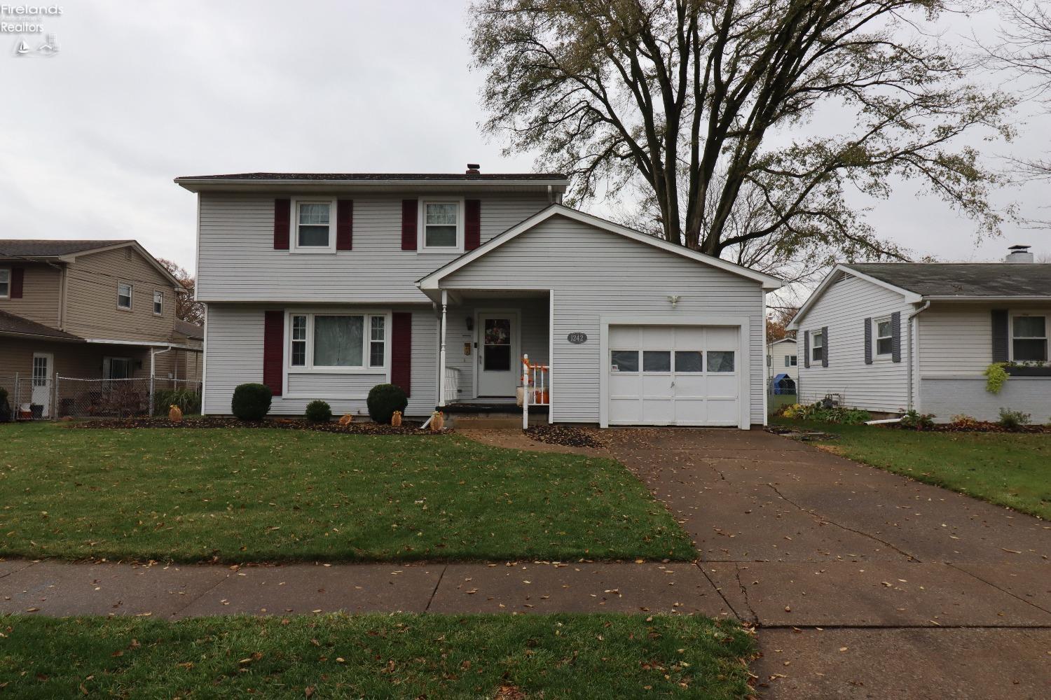 1242 Chalet Drive, Sandusky, Ohio image 1