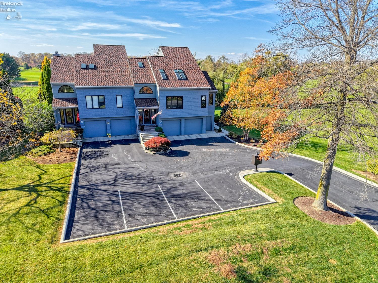 Huron, Ohio 44839, United States, 4 Bedrooms Bedrooms, ,3 BathroomsBathrooms,Residential,Contingent,9517