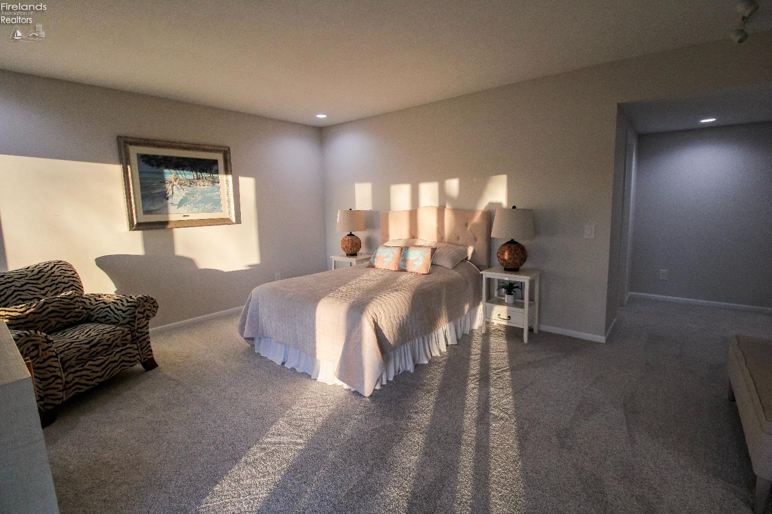 Huron, Ohio 44839, United States, 4 Bedrooms Bedrooms, ,3 BathroomsBathrooms,Residential,Contingent,9517